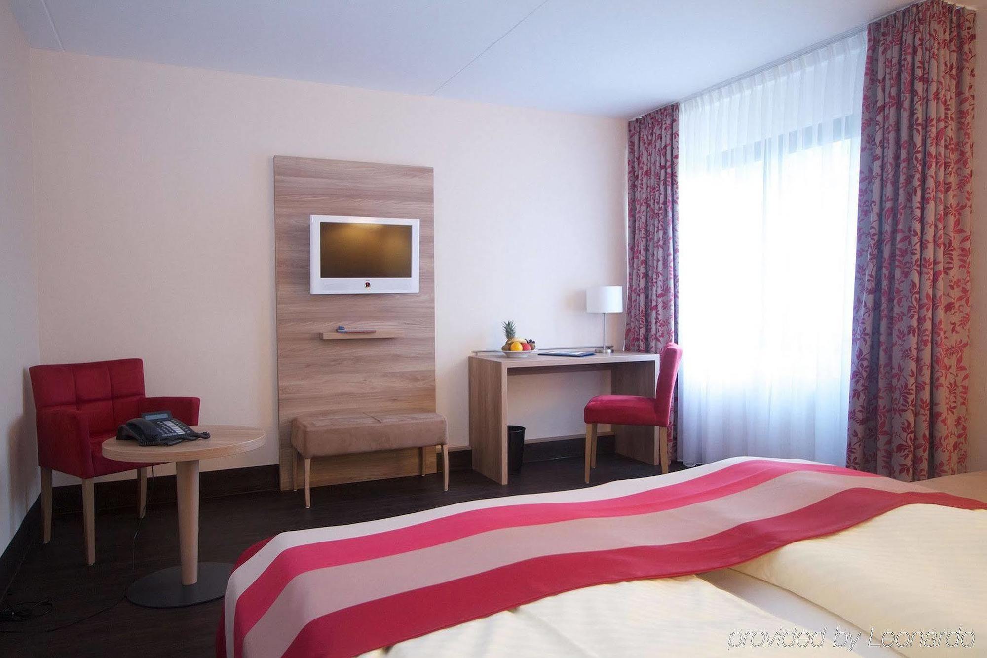 Hotel Rheinterrasse Benrath Dusseldorf Exterior photo